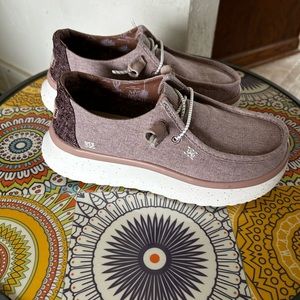 Hey Dudes, Wendy Peak Chambray shoes.  Lightly worn. Size 6